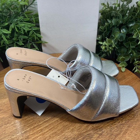 A New Day Women's Lilah Silver Heels - Picture 5 of 7